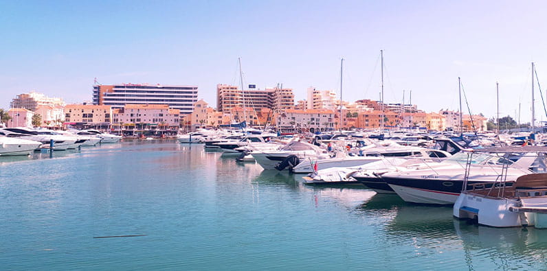 Junto à Marina de Vilamoura Existe um Casino Terrestre