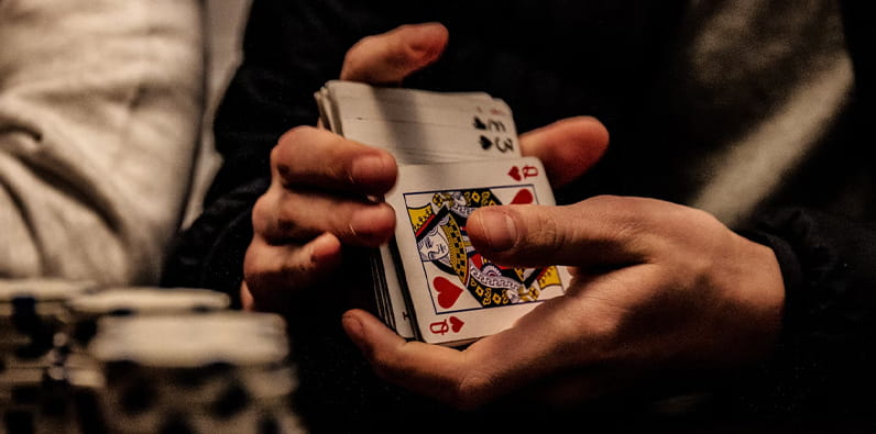 Mitos de Jogos de Casino Manipulados Incluem as Cartas