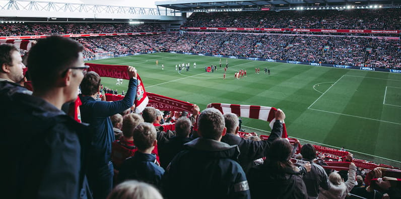 Estádio do Liverpool Durante Jogo de Futebol 