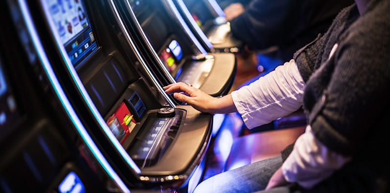 Perceba como é jogar como idoso nas salas de casino online ao vivo. 