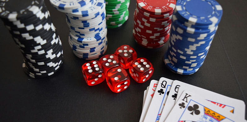 Compreenda a noção de sorte nos jogos de poker. 
